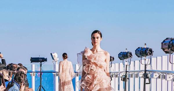 La Nación / Súpermodelo eligió a diseñadora paraguaya para desfile en lujoso barco en Italia