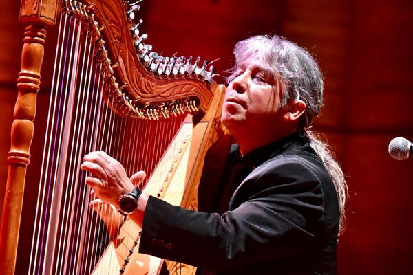 El arpista paraguayo Ismael Ledesma anunció su Tour por Europa y América