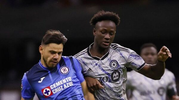 Cruz Azul vence al Montreal en el regreso de Ángel Romero