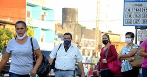 La Nación / Usuarios critican interminables reguladas de buses