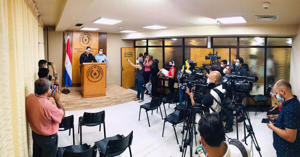 Senadores del PLRA presentan proyecto para reducir costo del combustible