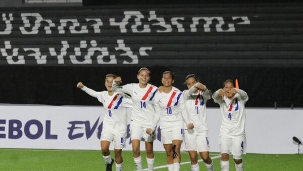 La Selección Paraguaya femenina va por la clasificación