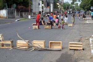 Indígenas cierran avenida Artigas - Nacionales - ABC Color