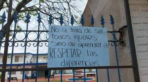 Crónica / [VIDEO] Denuncian que alumnita fue sacada del cole por su orientación sexual