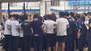 Protesta estudiantil en apoyo a una compañera, desmatriculada por «su orientación sexual»