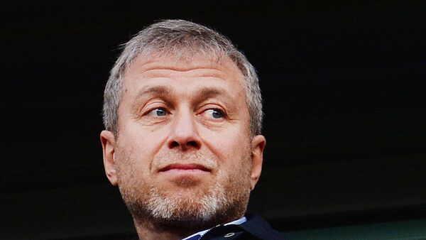 Gobierno británico congela los activos de Roman Abramovich