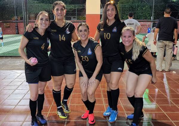 Crónica / Le pidieron usar "short largo" y así fue el debut futbolero de Malala