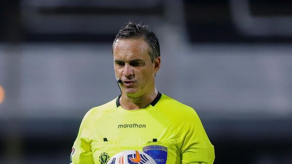 Eliminatorias: Polémica por designación de Loustau