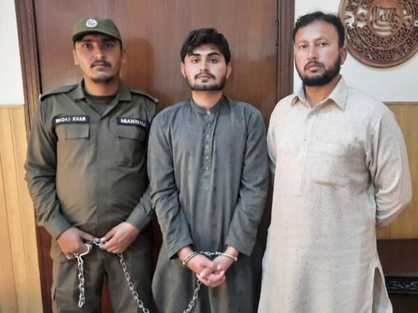 Horror en Pakistán: Un padre mató a tiros a su beba de 7 días de nacida por que el hombre quería un hijo varón