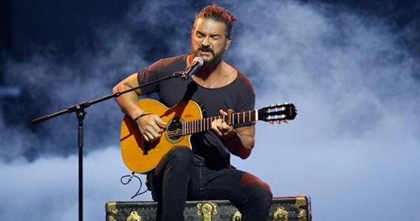 Ricardo Arjona vuelve a Paraguay con su tour “Blanco y Negro”