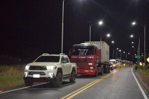 Carapeguá: Cierran ruta en protesta por la suba de precio de  combustible  - Nacionales - ABC Color