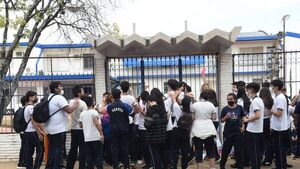 Colegio católico retrocede en caso de discriminación
