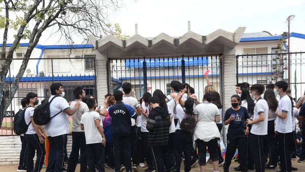 Colegio católico retrocede en caso de discriminación