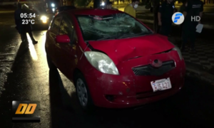 Automóvil arrolló a tripulantes de una motocicleta en Asunción | Telefuturo