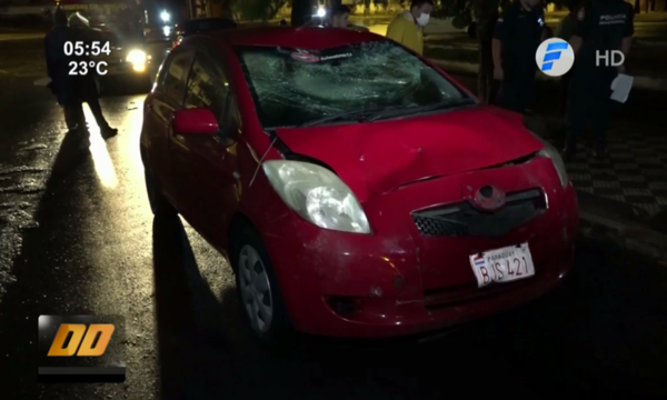Automóvil arrolló a tripulantes de una motocicleta en Asunción | Telefuturo