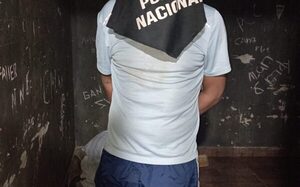 Vecinos capturan a delincuente que quiso hurtar motocicleta