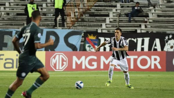 Montevideo Wanderers remonta frente a Cerro Largo