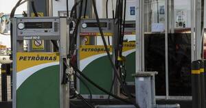 La Nación / Petrobras sube en Brasil precios de gasolina en 18,8% y diésel en 24,9%