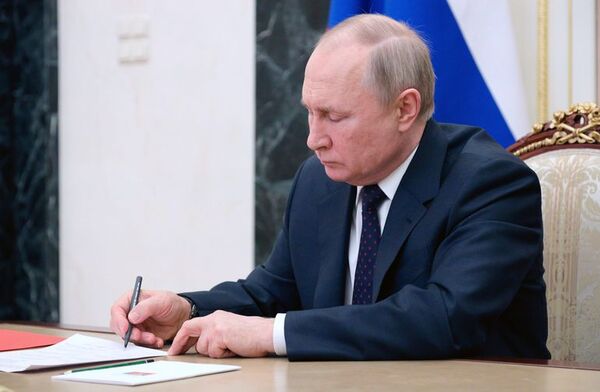 Putin afirma que bajo sanciones la URSS “consiguió éxitos colosales” - Mundo - ABC Color