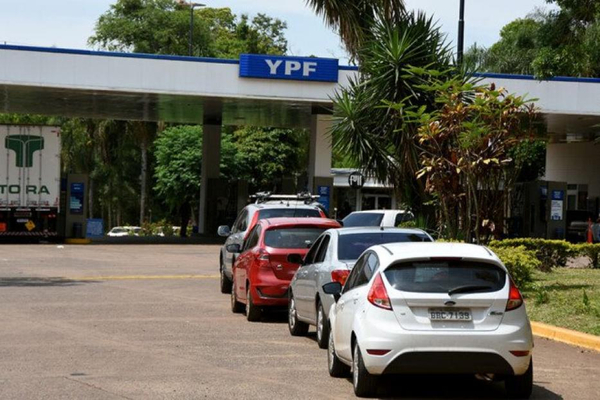“Invasión extranjera” deja sin combustible a Puerto Yguazú - La Clave