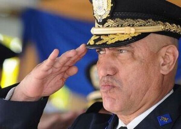 Cómo un excomandante de Policía puede terminar de hundir a expresidente de Honduras