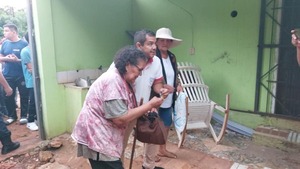 VECINOS PROPICIAN DESALOJO DE INQUILINO BANDIDO - La Voz del Norte