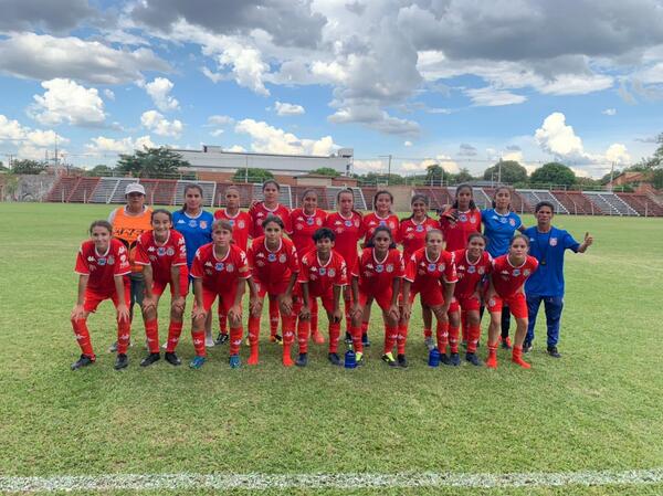 Hoy nuevamente es el turno de equipos rojos en femenino - La Clave