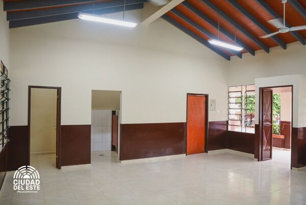 Inauguran obras con millonarias inversiones en escuelas de CDE - La Clave