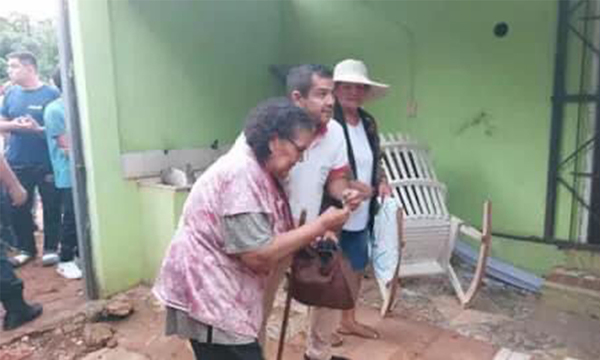Vecinos se autoconvocaron y sacaron de la casa a inquilino que echó a la dueña - OviedoPress