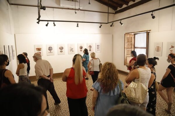 Diario HOY | Visita guiada para la muestra “Grafismo Indígena” en la Manzana de la Rivera