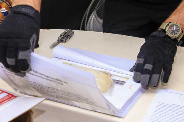 Incautan cocaína en resmas de papel | OnLivePy
