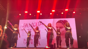 Las Teresas causa sensación con un playback de empoderamiento