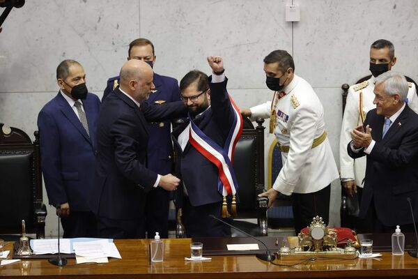 Gabriel Boric asume como el presidente más joven de la historia de Chile - Mundo - ABC Color