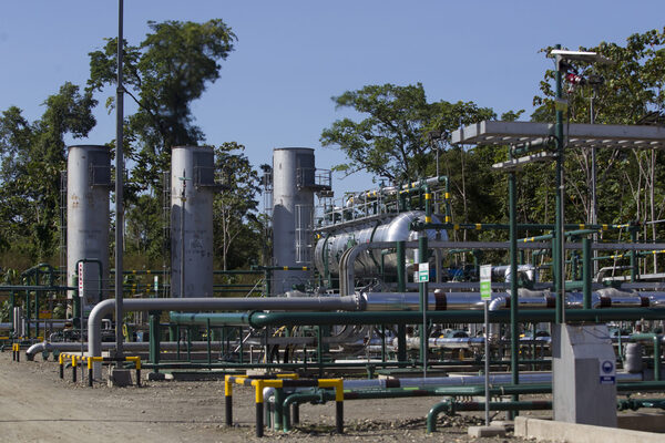 Ecuador busca 12.000 millones de dólares para duplicar su producción petrolera - MarketData