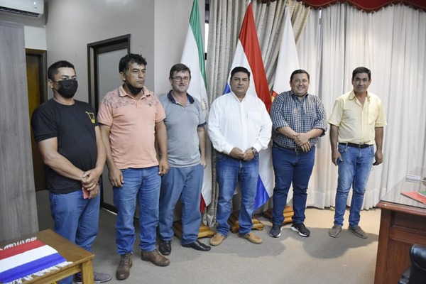 IMPORTANTES PROYECTOS PARA ALTO VERÁ FUERON TRATADOS POR AUTORIDADES MUNICIPALES Y REFERENTES DE ESTE DISTRITO EN REUNIÓN CON EL GOBERNADOR - Itapúa Noticias