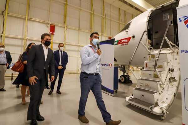 Paraguay presenta su primer centro de mantenimiento de aviones