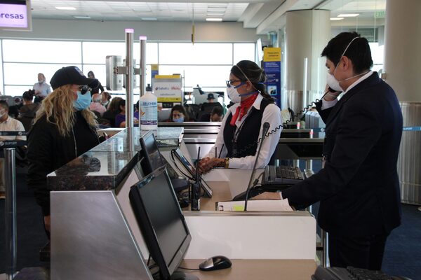 Ecuador registró casi cuatro millones de pasajeros en el transporte aéreo en 2021 - MarketData