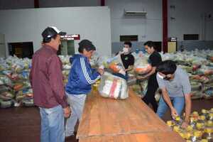 Más de 1.200 familias de pescadores de Misiones e Itapúa reciben asistencia con alimentos