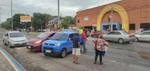Conductores de Bolt y Uber protestan contra suba del combustible en Luque