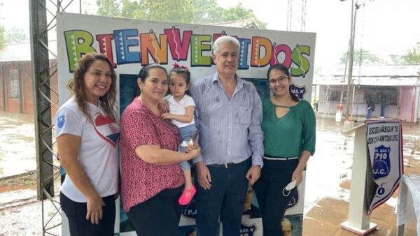 José Carlos Acevedo inauguró reformas en la Escuela Básica n° 710 Don Carlos Antonio López