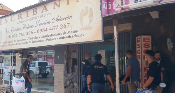 Diario HOY | A Ultranza PY: allanan escribanía para conocer movimientos del clan Insfrán