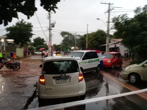 Vecinos de Ñemby repudian aumento desmedido de combustible - Nacionales - ABC Color