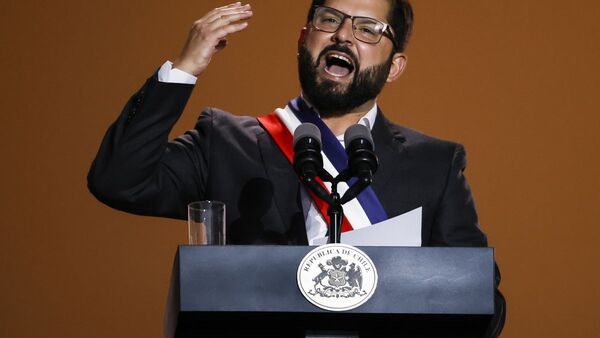 Boric promete defender los DDHH y redistribuir la riqueza en Chile