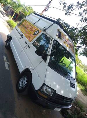 Joven innova en el rubro ofreciendo el servicio de gomería móvil