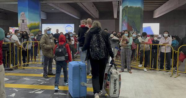 La Nación / Guerra en Ucrania: las primeras familias refugiadas llegan a Guatemala