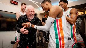 NBA: Gregg Popovich hace historia