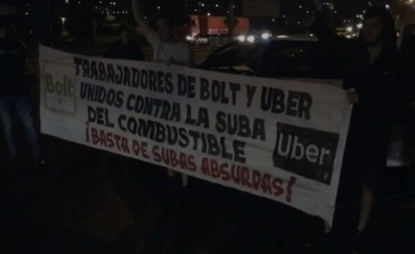 Conductores de plataformas se movilizan contra suba de combustible