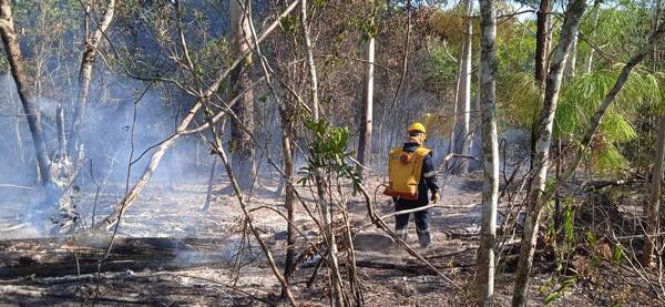 Bomberos de Trinidad buscan ubicar a dos pirómanos