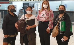 Madre de joven desaparecido partió a Cancún para acompañar búsqueda de su hijo