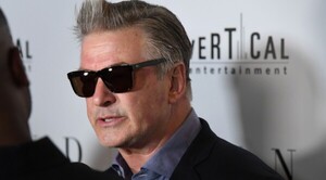 Diario HOY | Alec Baldwin dice que no se siente culpable por tragedia en el set de "Rust"